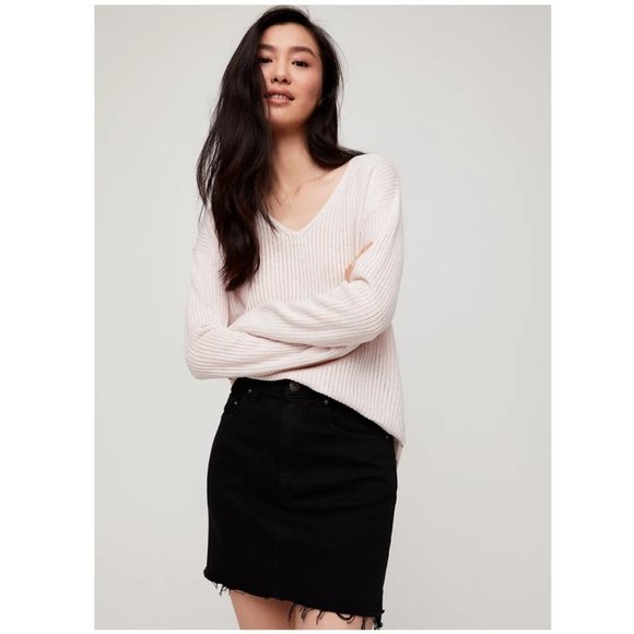 Aritzia Sweaters - Wilfred Free Wolter V neck Ribbed Sweater